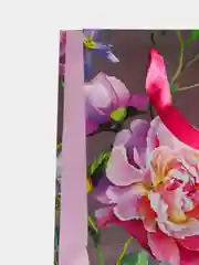 Розовый пакет подарочный, дизайн "Ассорти", вырубка, ламинация