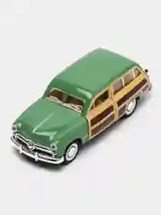 Зеленый машинка металлическая Kinsmart Ford Woody Wagon KT5402D, 1:40