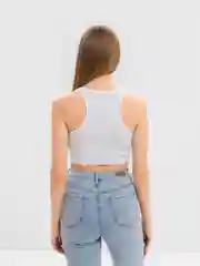 Белый топ спортивный