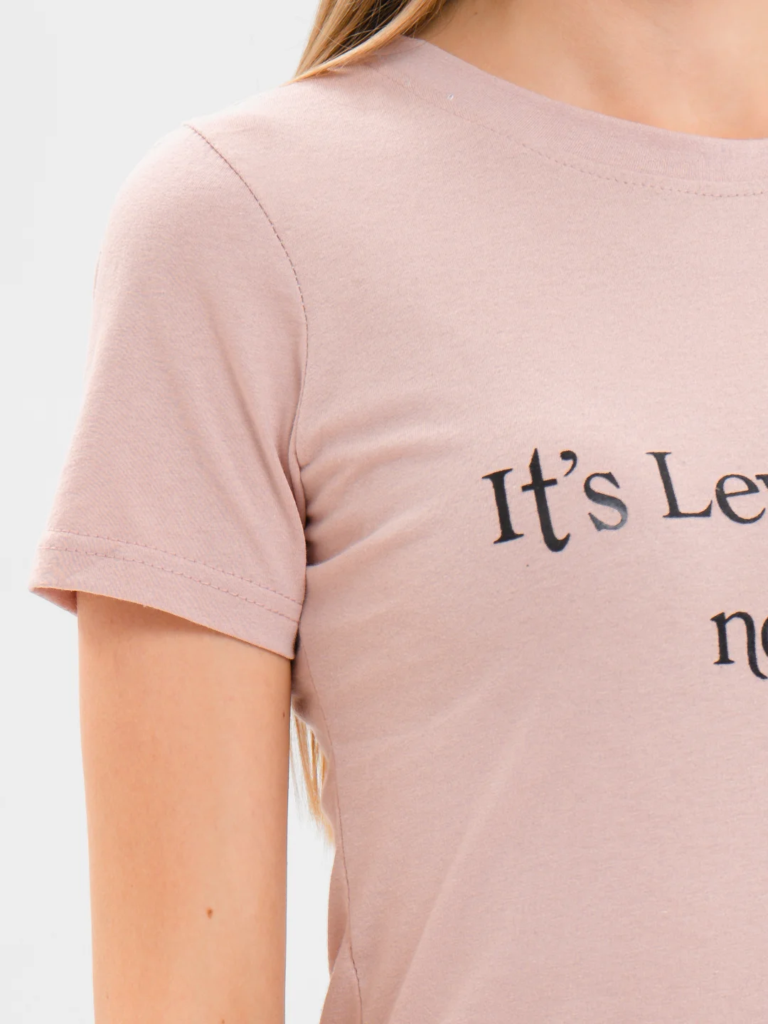Пудровый футболка женская с печатью "Its LeviOsa, not LeviosA", по мотивам Гарри Поттера