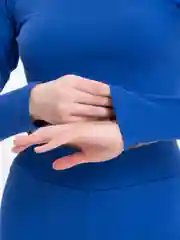 Синий спортивный костюм: топ и лосины