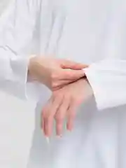Белый футболка с длинным рукавом и разрезом/логнгслив базовый/ кофта/подарок на любой праздник