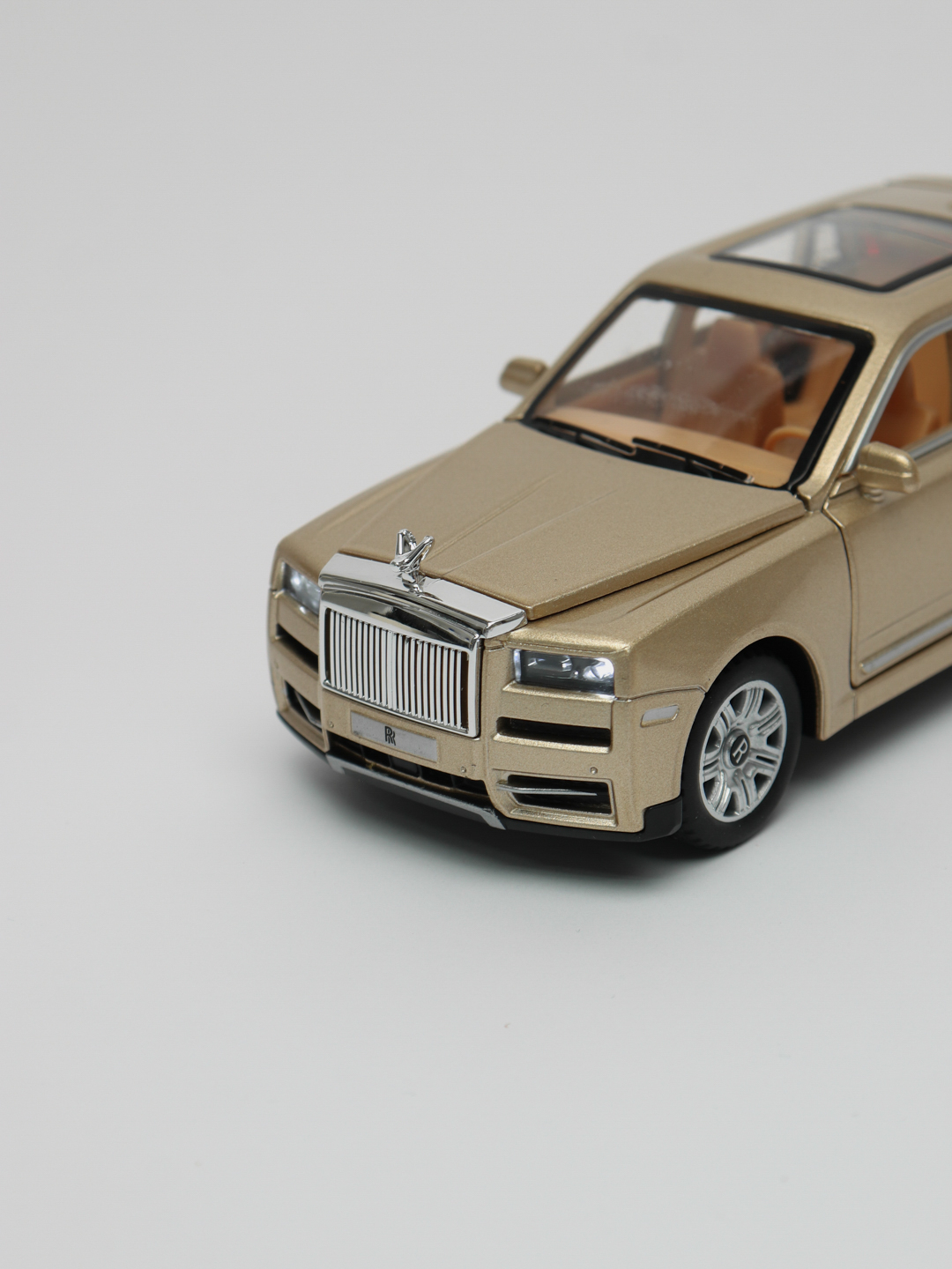 Металлическая модель машины Rolls-Royce CULLINAN купить по цене 1499 ₽ в  интернет-магазине KazanExpress