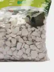 Белый грунт для аквариума "Тритон", блестящий, крупный, цветной, 800 г