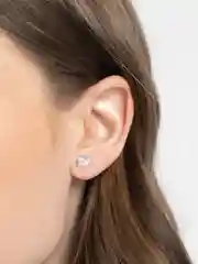 Серебряный серьги-гвоздики, со вставкой кубического циркония