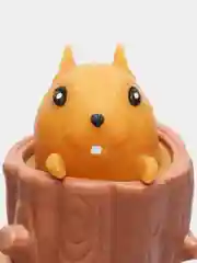 Коричневый игрушка-антистресс Дупло с белкой Нажми на меня