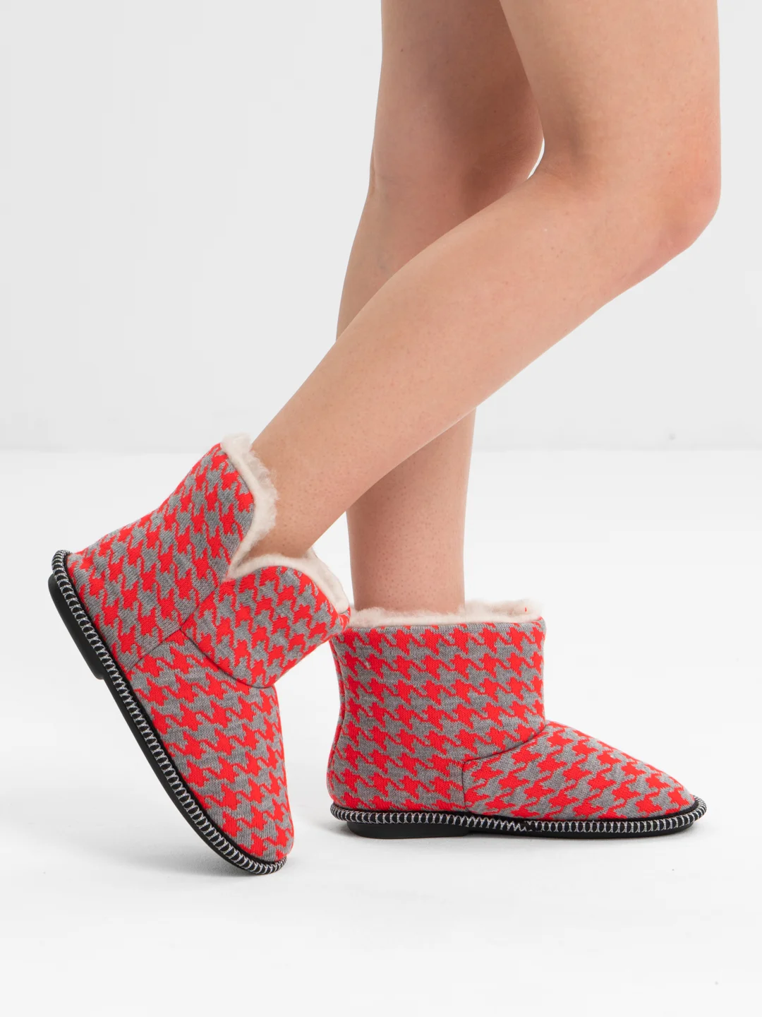 Красный чуни-тапочки домашние утепленные Soft Slippers "Вязанка" на подошве ЭВА