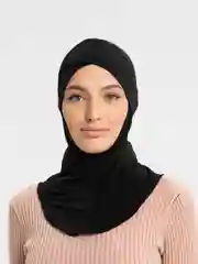 Черный подхиджабник наискосок