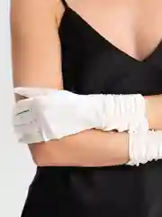 Молочный перчатки женские атласные без подкладки