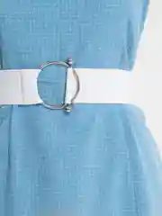 Белый пояс с круглой металлической пряжкой, эластичный ремень