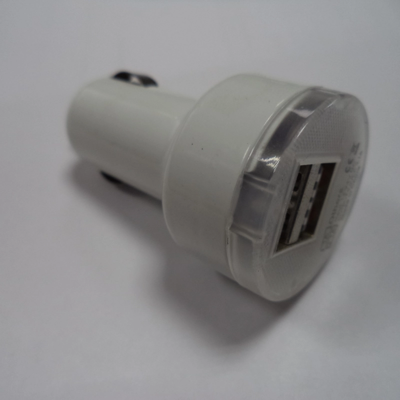 Автомобильное зарядное устройство, для сотового телефона, с 2 USB, белое