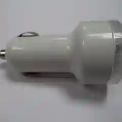 Автомобильное зарядное устройство, для сотового телефона, с 2 USB, белое