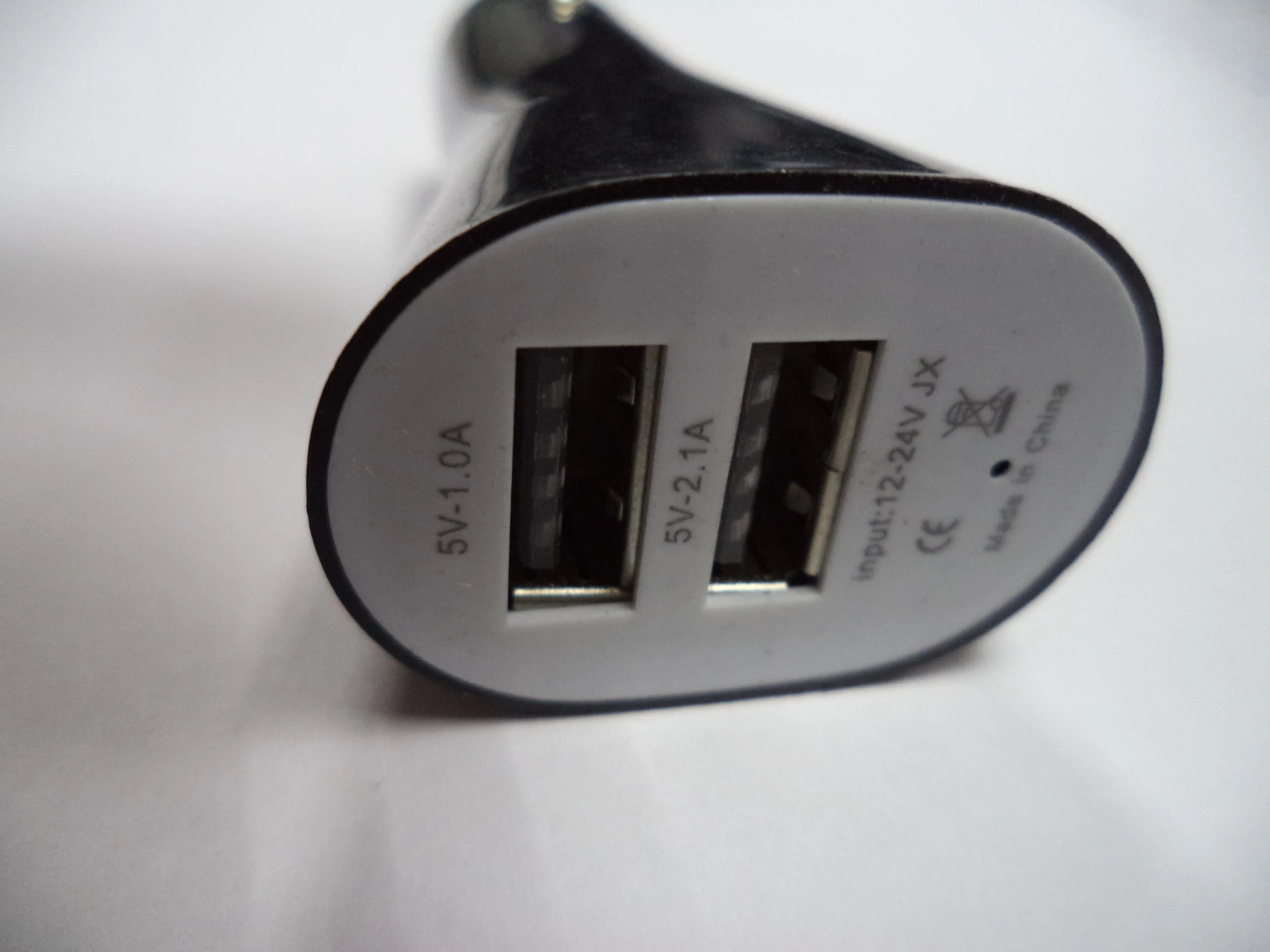 Автомобильное зарядное устройство для сотового телефона с 2USB удлиненное