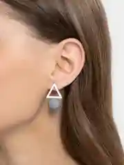 Серый серьги-гвоздики женские "Геометрия", асимметричные