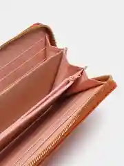 Бежевый кошелек женский