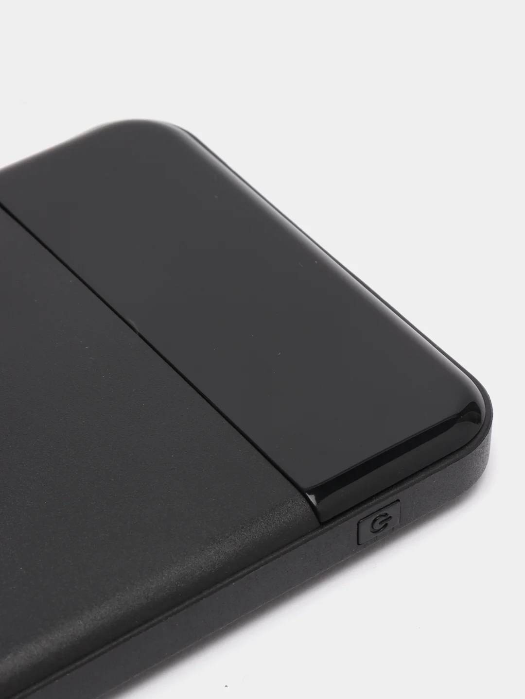 Черный повербанк, 8000 mAh с беспроводной зарядкой для смартфонов