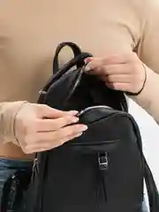 Черный рюкзак мини, искусственная кожа, 3 цвета, 22*19 см, с декором