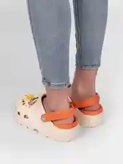 Бежевый сабо женские, с джибитсами