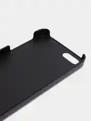 Черный пластиковый чехол для iPhone 5/5S/SE