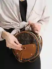 Терракотовый женская сумка,круглая, через плечо