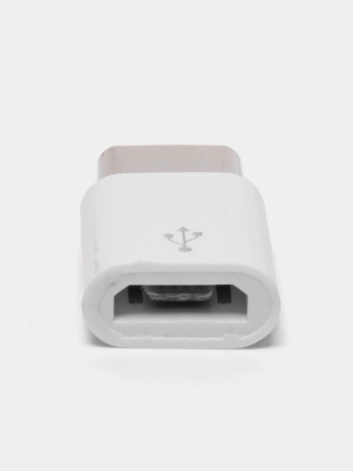 Белый переходник адаптер micro usb - type c для зарядки устройств
