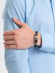 Алый браслет мужской