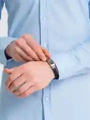 Алый браслет мужской