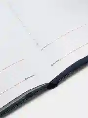 Ежедневник с магнитным клапаном недатированный под кожу А5 темно-синий,BRAUBERG Magnetic X