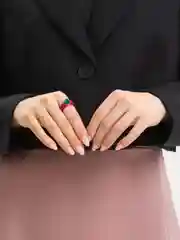 Тёмно-розовый акриловое кольцо с кристаллом