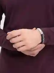 Белый мужской браслет