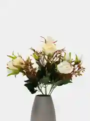 Алый искусственные цветы. Розы (двухцветный букет ) Композиция. Высота: 34 см  Букет из 7 веток