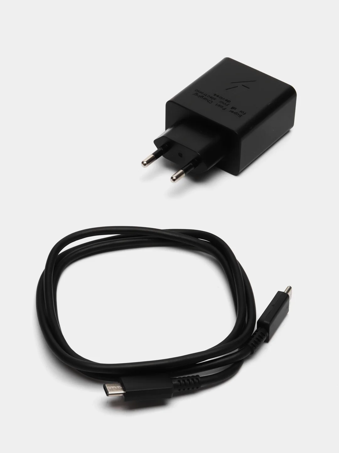Черный трёхпортовый адаптер питания USB-C мощностью 65 Вт для быстрой зарядки iPhone, Android