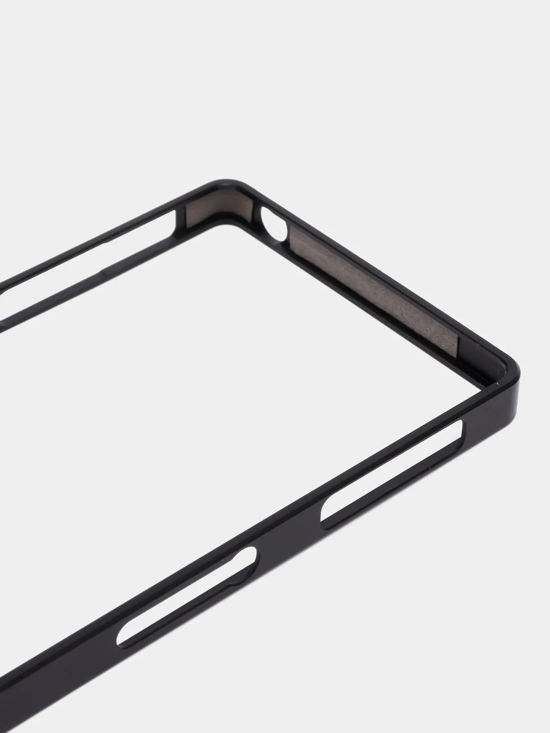 Черный бампер на Sony Xperia Z1, алюминиевый