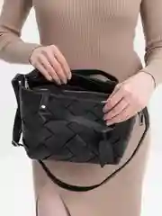 Черный сумка классическая с плетением