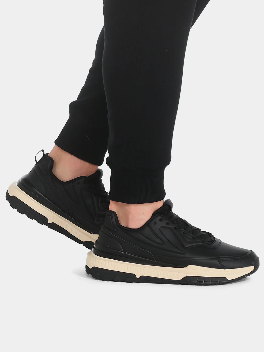 Черный мужские кроссовки FILA CHARGE CL M