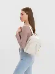 Белый кожаный небольшой женский рюкзак