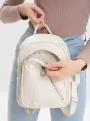 Белый кожаный небольшой женский рюкзак