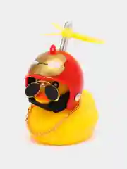 Красный крутая утка в шлеме с пропеллером
