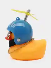 Бронзовый утка в шлеме в машину