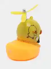 Лимонный утка в шлеме в машину