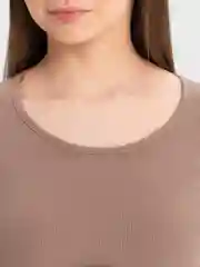 Бежевый лонгслив, лапша
