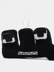 Черный алфавит буквы Лора