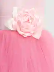 Розовый платье