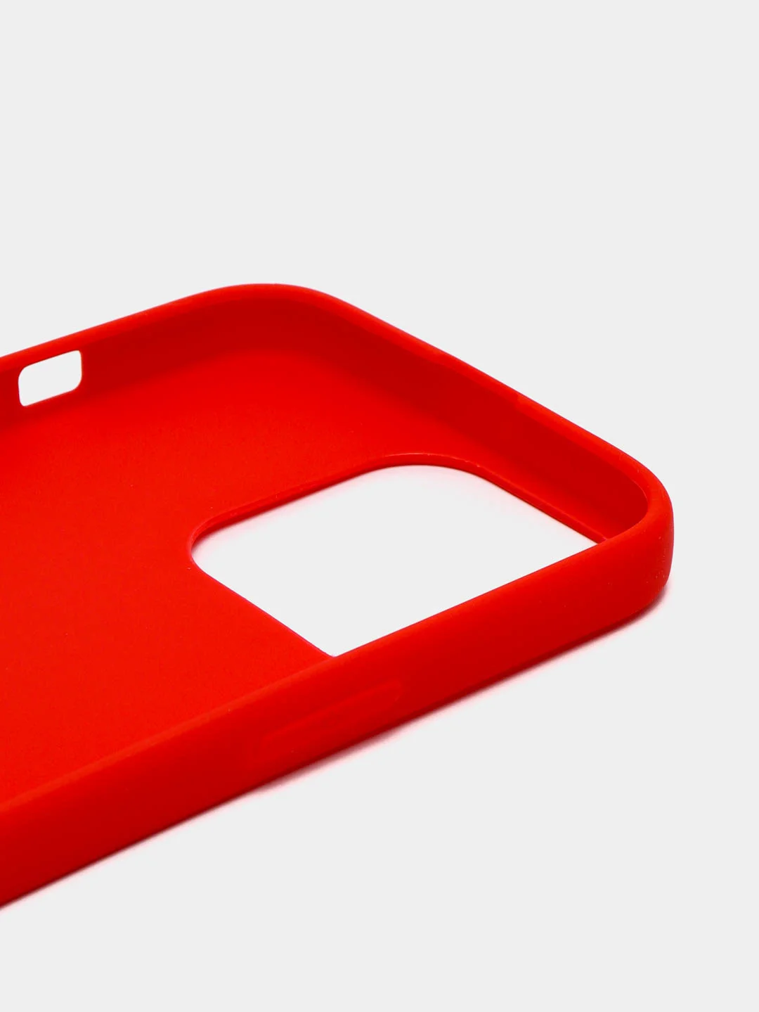 Красный чехол Zibelino Soft Matte для iPhone 13 Pro