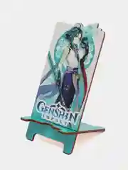 Деревянная подставка под телефон по игре "Genshin Impact", Сяо