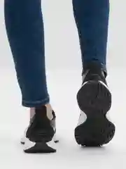 Черный кроссовки женские, весенние