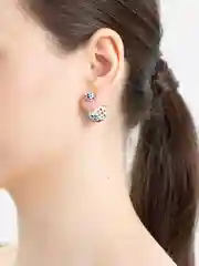 Белый серьги пусеты