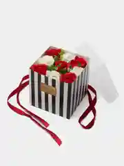 Алый букет из мыла "Розы", подарочный, в коробке, 9 шт