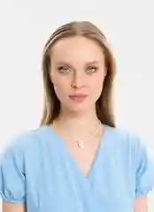 Белый чокер из бисера с ракушкой