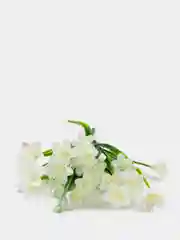 Белый искусственные цветы. Колокольчики (пластиковый букет). Композиция